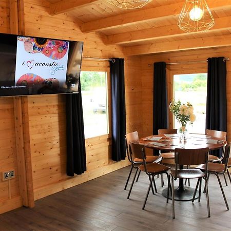 Inviting 3-Bedroom Lodge In Ashton Under Hill Ившам Екстериор снимка
