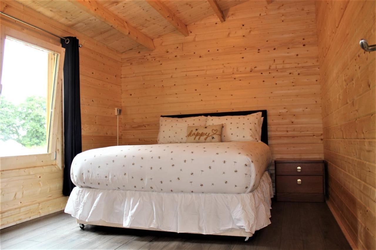 Inviting 3-Bedroom Lodge In Ashton Under Hill Ившам Екстериор снимка